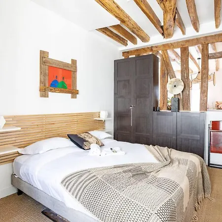 Апартаменты Guestready - Loft-inspired Flat Near Montmartre Sleeps 4 Париж