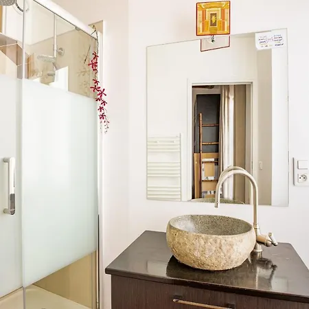Guestready - Loft-inspired Flat Near Montmartre Sleeps 4