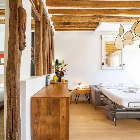 Апартаменты Guestready - Loft-inspired Flat Near Montmartre Sleeps 4 Париж